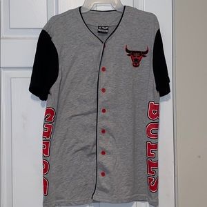 Chicago Bulls Button up Top